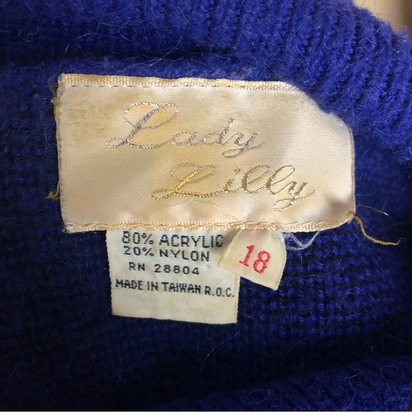 Lady Lilly Vintage Knit Collared Sweater with Black Cat Print and Gem Eyes - Picture 12 of 12